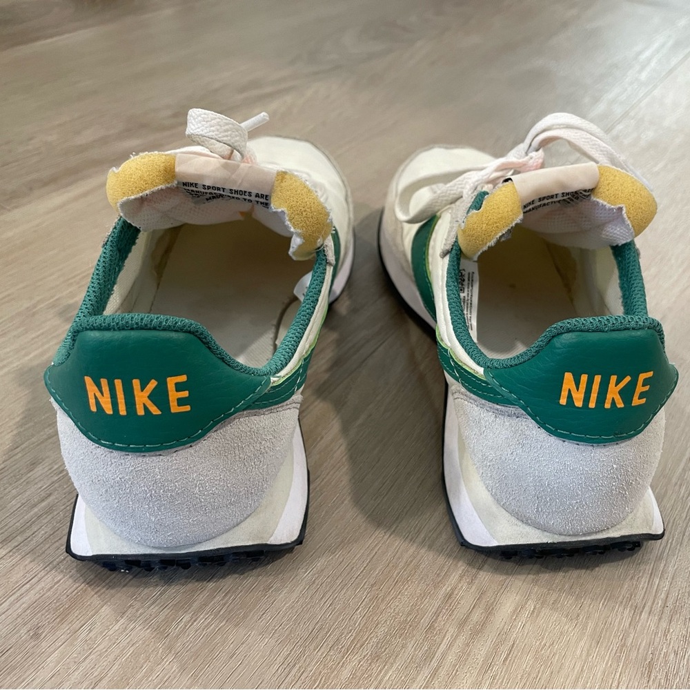 Nike sneakers - Picture 3 of 5